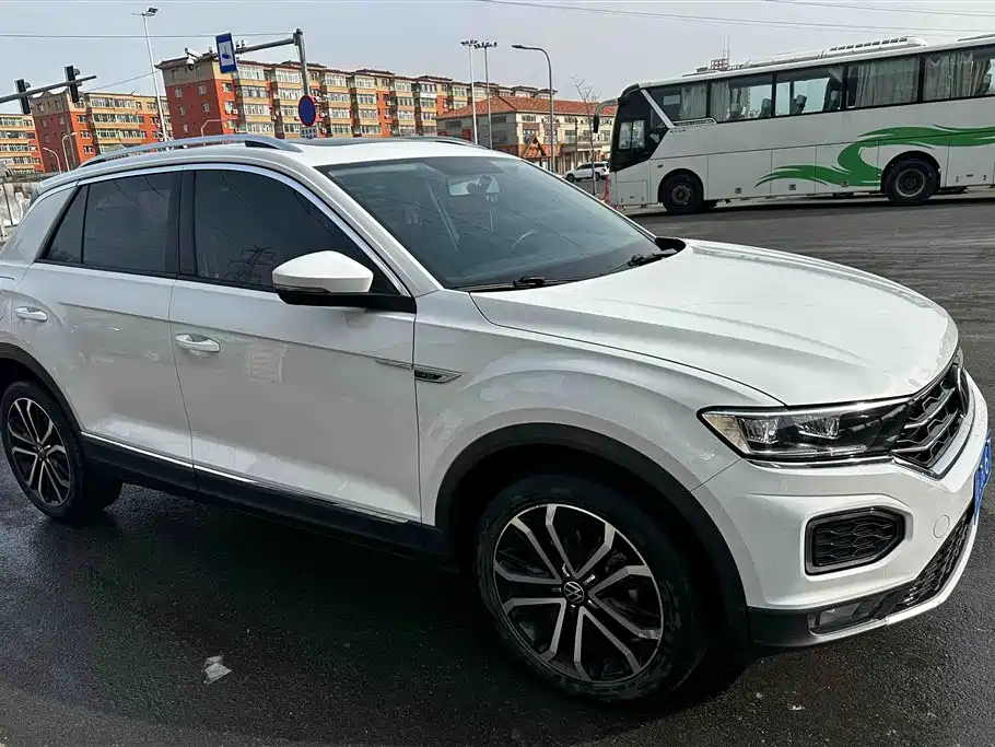 Volkswagen T-Roc 2022 — фото 3