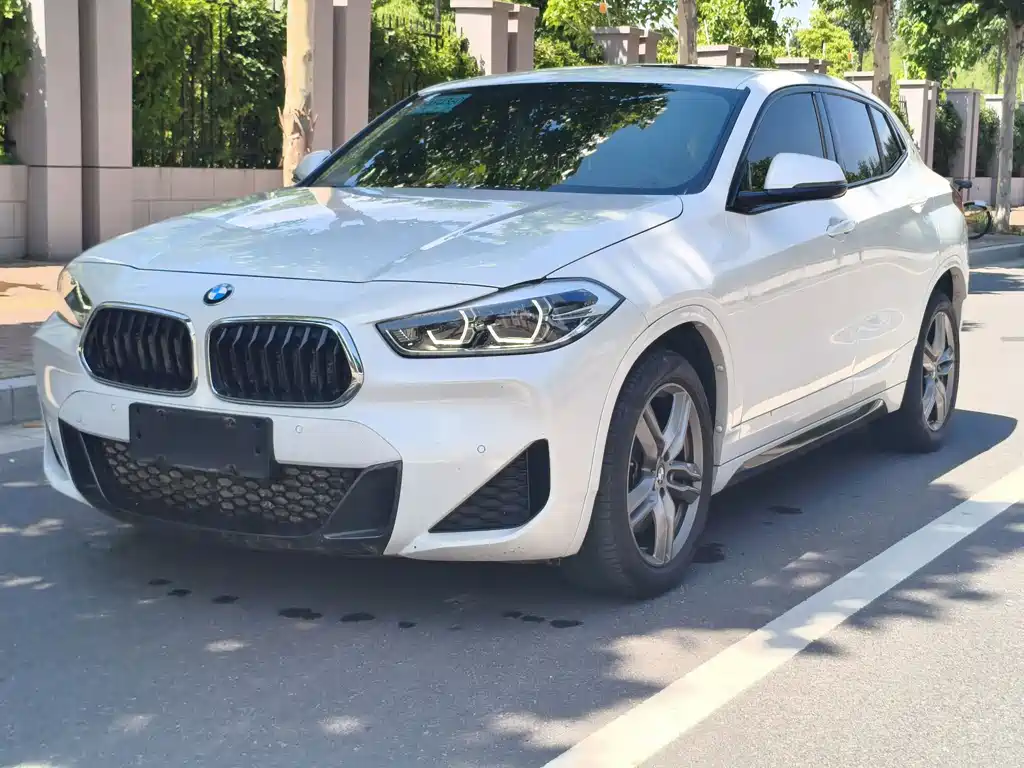 BMW X2 2022 — фото 1