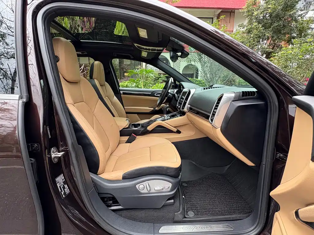 Porsche Cayenne 2016 — фото 11