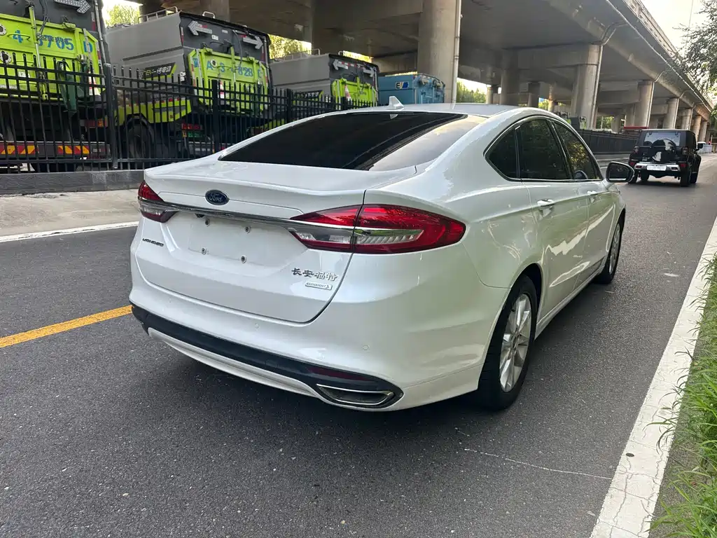Ford Mondeo 2018 — фото 14