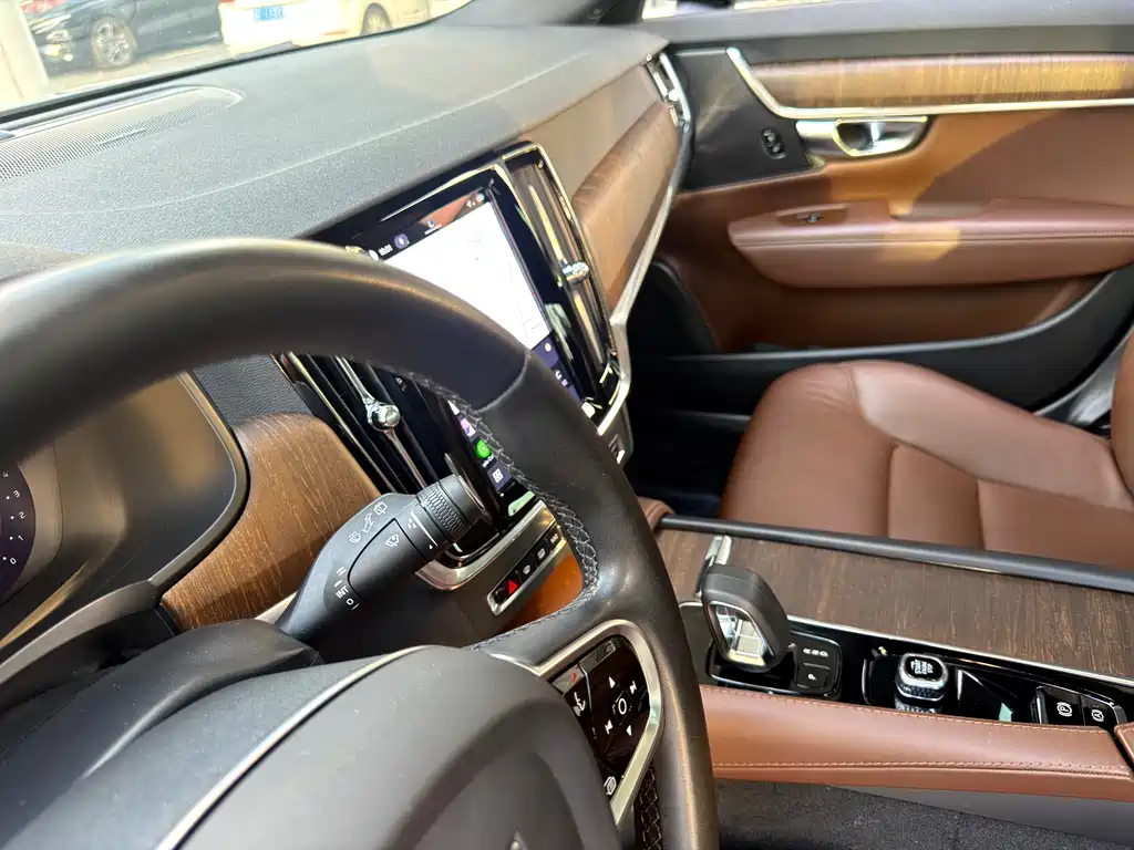 Volvo V90 2023 — фото 12