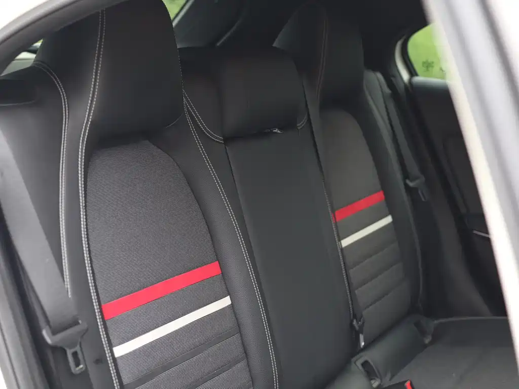 Mercedes-Benz A-Class 2015 — фото 29