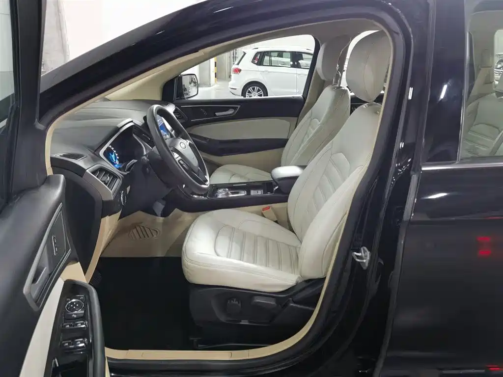 Ford Edge 2020 — фото 10