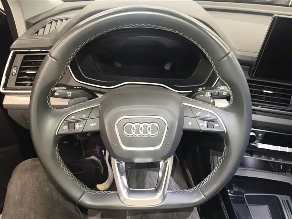 Audi Q5L 2022 — фото 11