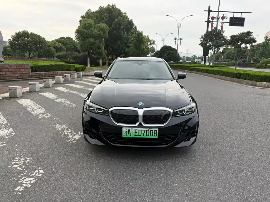 BMW i3 2023 — фото 1