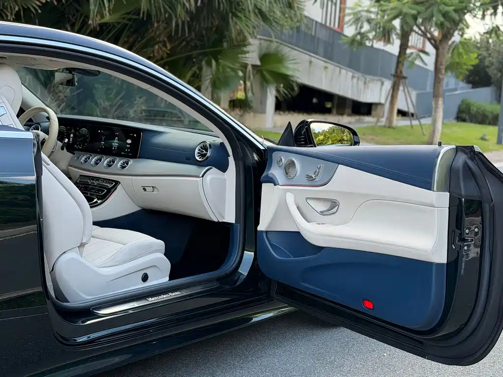 Mercedes-Benz E-Class 2022 — фото 12
