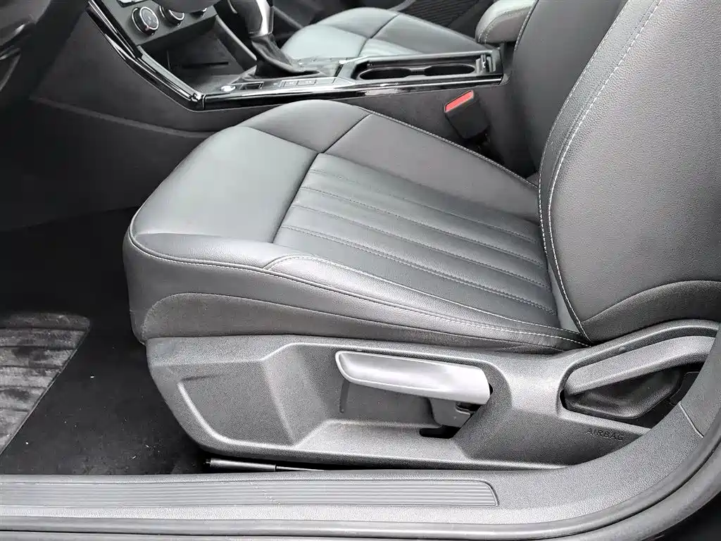 Volkswagen Passat 2022 — фото 20