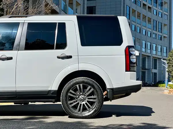 Land Rover Discovery 2015