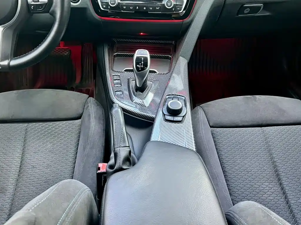 BMW 3 Series 2017 — фото 12