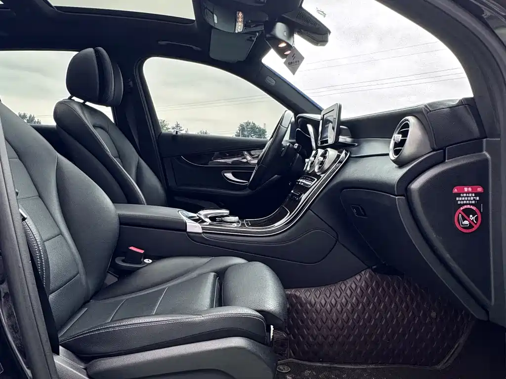 Mercedes-Benz GLC 2018 — фото 11