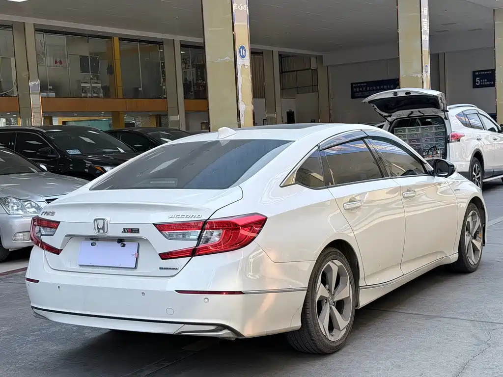 Honda Accord 2019 — фото 14