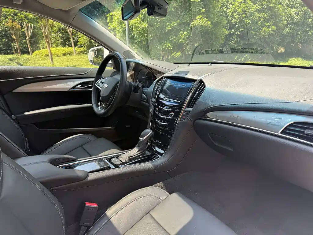 Cadillac ATS-L 2018 — фото 15