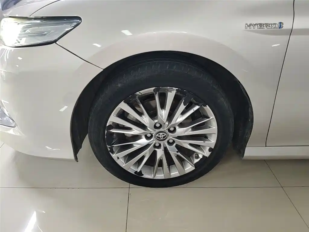 Toyota Camry 2019 — фото 23