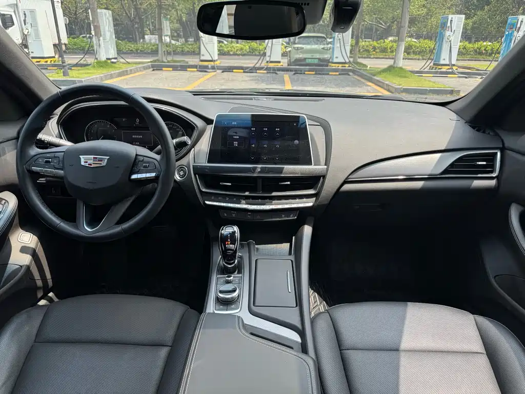 Cadillac CT5 2022 — фото 17