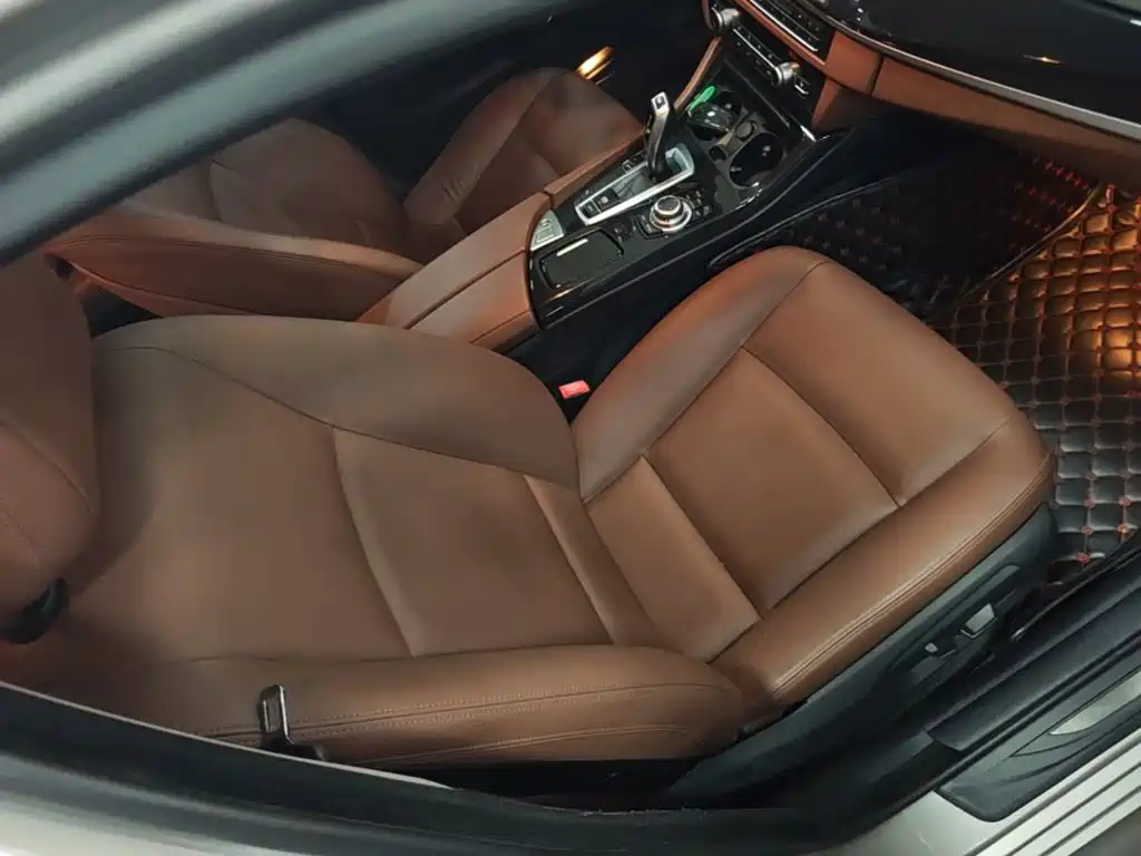BMW 5 Series 2016 — фото 25