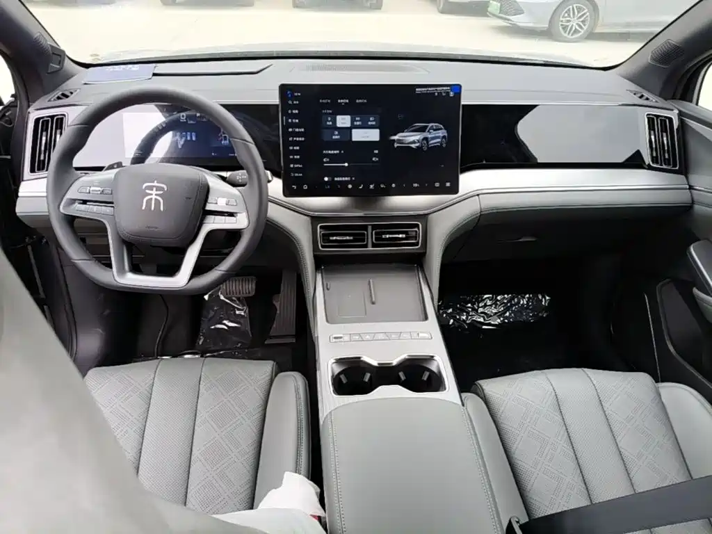 BYD L DM-i 2026 — фото 10