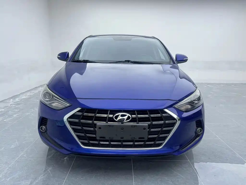 Hyundai Elantra 2020 — фото 2