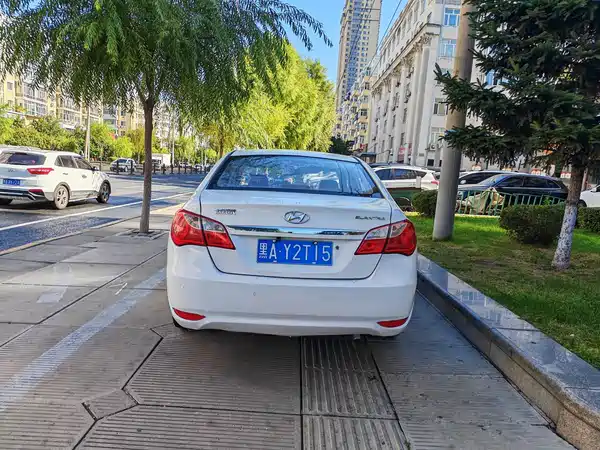 Hyundai Yuedong 2011