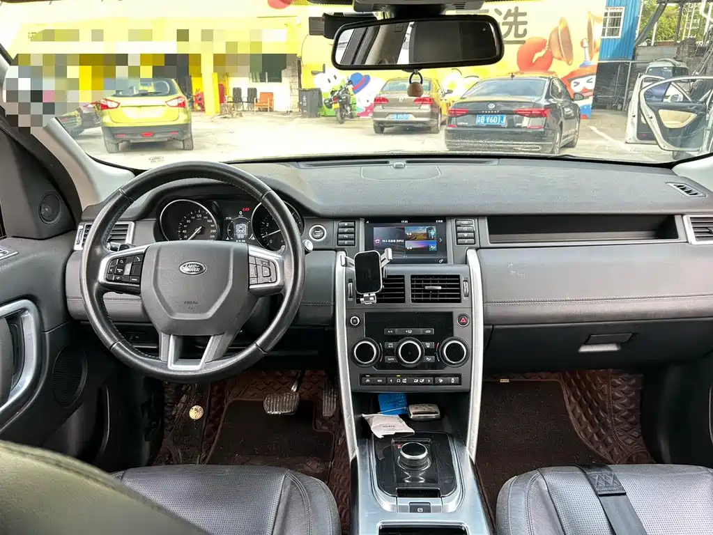 Land Rover Discovery Sport 2017 — фото 8