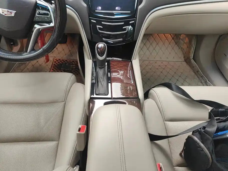 Cadillac XTS 2016 — фото 16