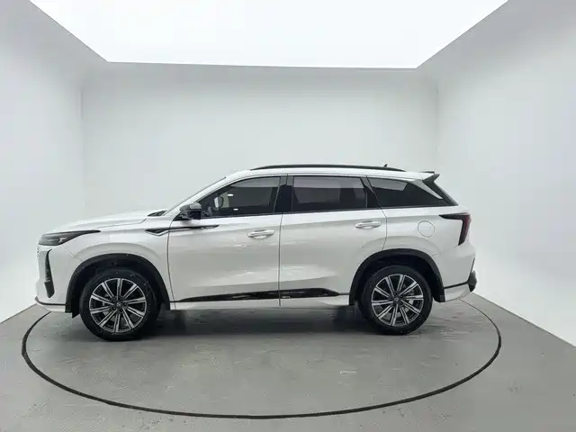 Changan CS75 PLUS 2025 — фото 3