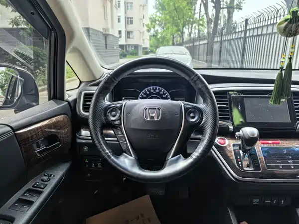 Honda Odyssey 2015