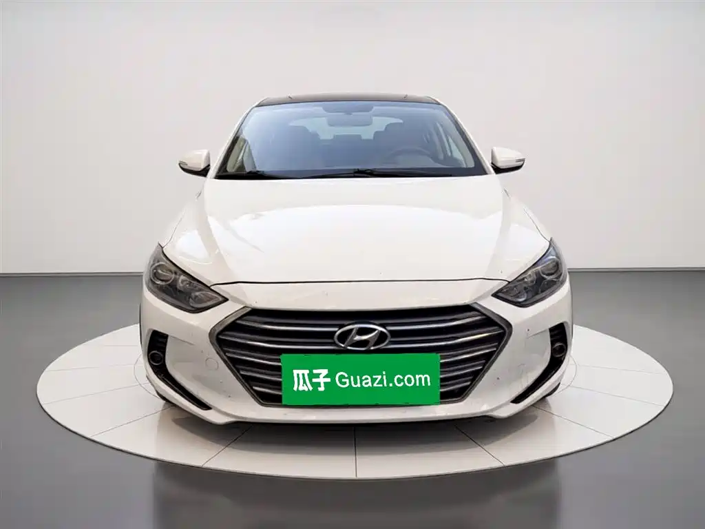Hyundai Elantra 2017 — фото 24