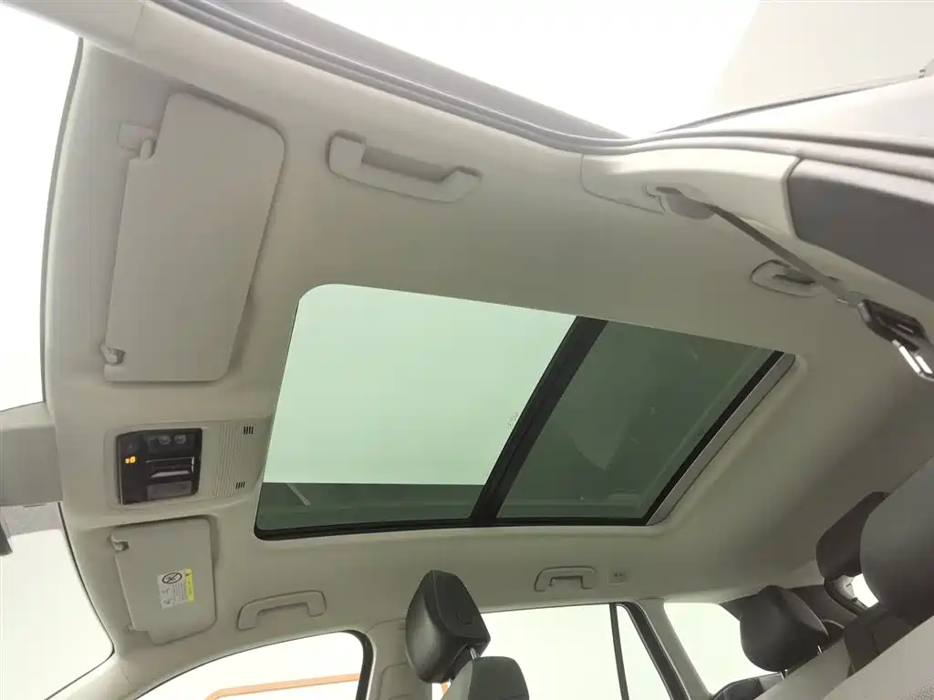 Volkswagen Tavendor 2023 — фото 14