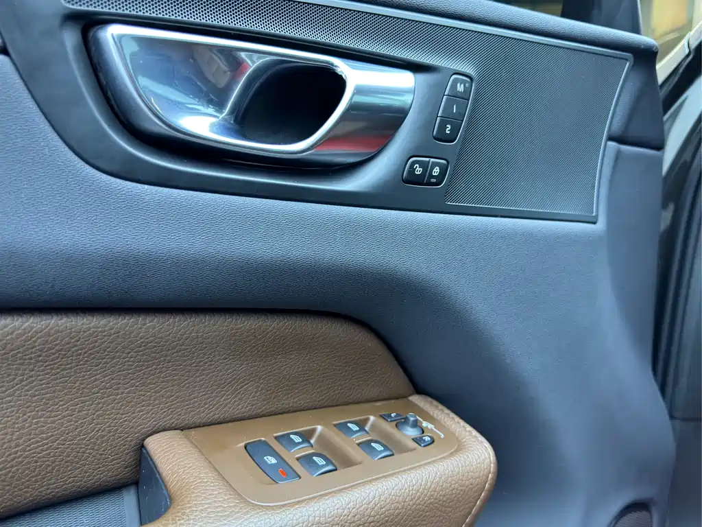 Volvo XC60 2021