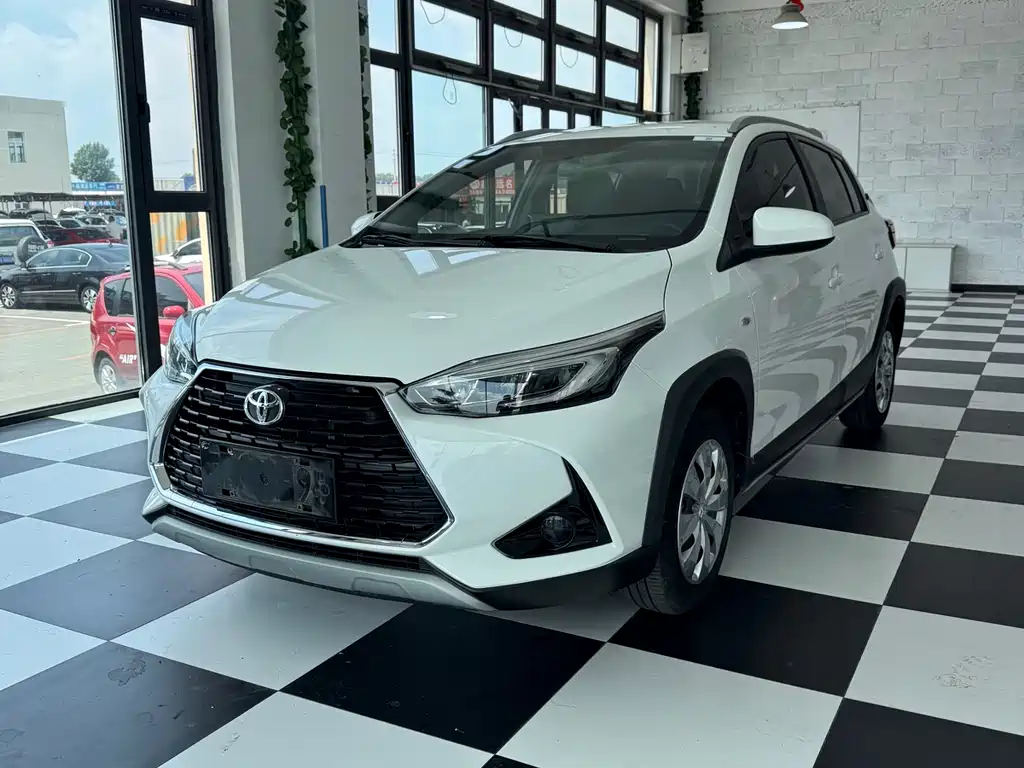 Toyota Yaris L 2022