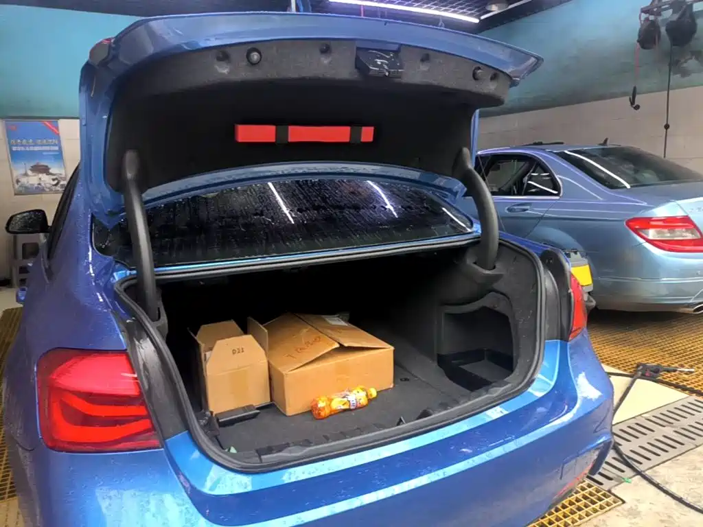 BMW 3 Series 2017 — фото 19