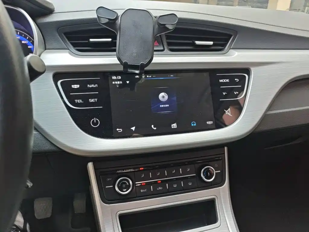 Geely Vision 2018 — фото 13