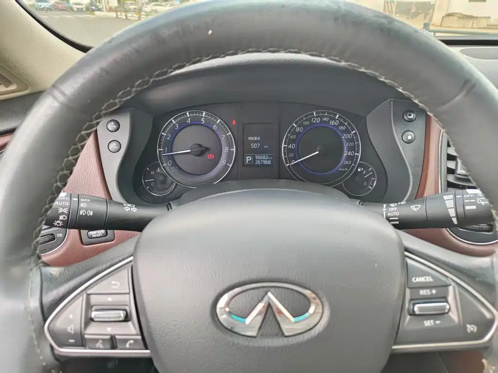 Infiniti QX50 2016 — фото 12