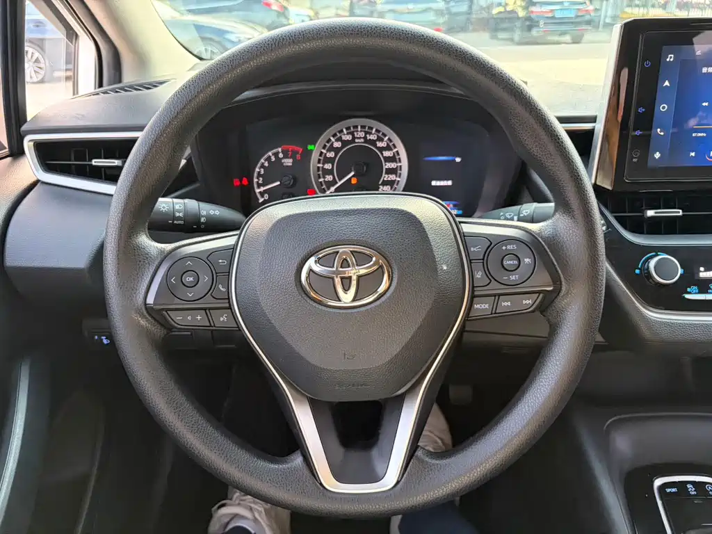 Toyota Corolla 2022 — фото 11