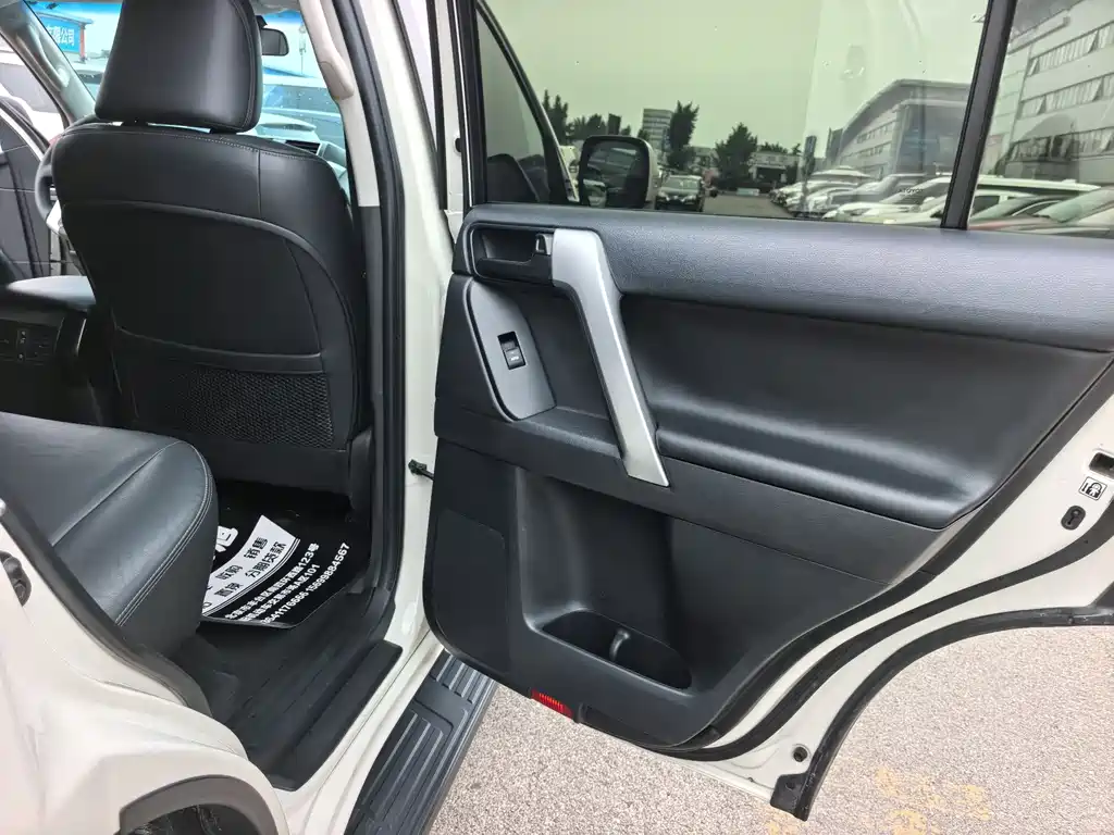 Toyota Prado 2017 — фото 18