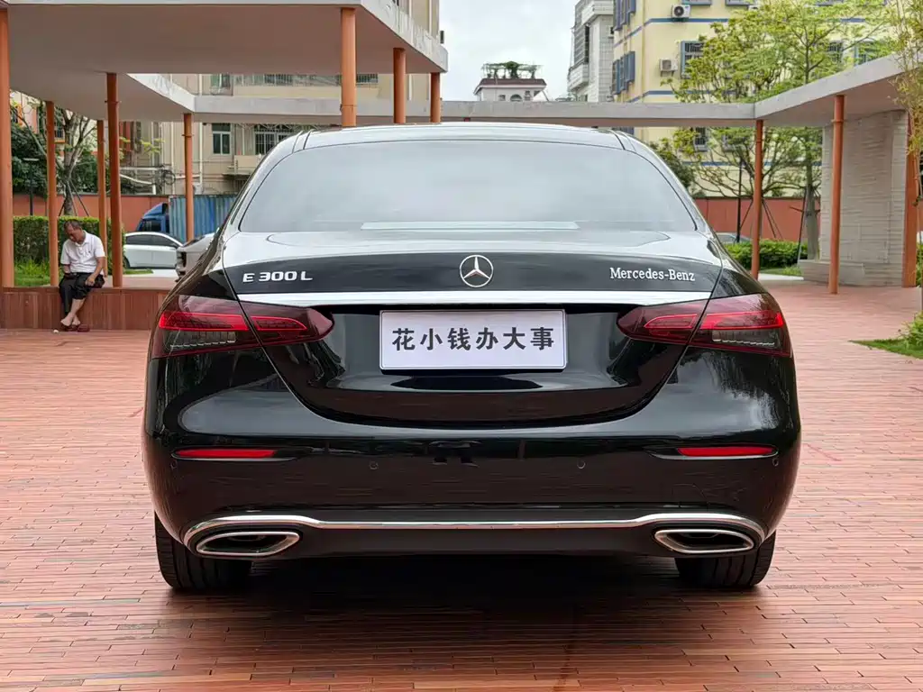 Mercedes-Benz E-Class 2023 — фото 16