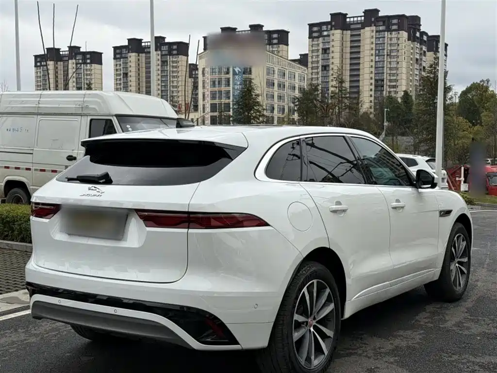 Jaguar F-PACE 2022 — фото 11