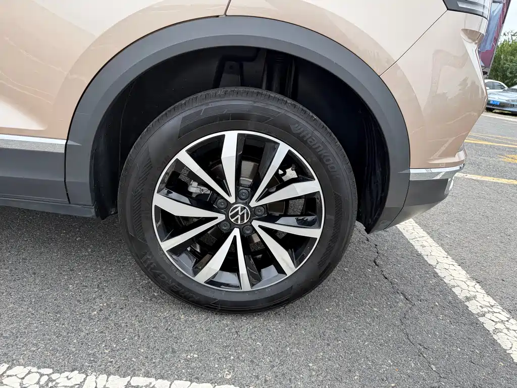 Volkswagen T-Roc 2023 — фото 11