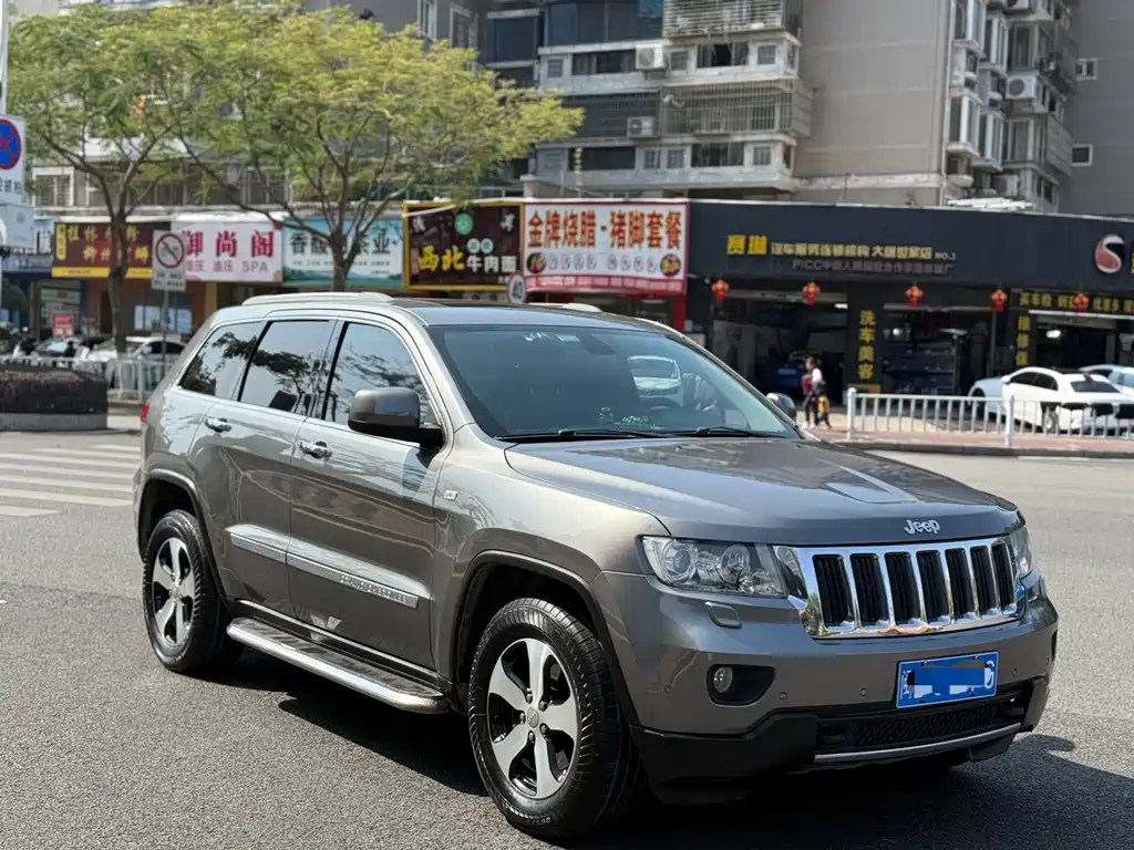 Jeep Grand Cherokee 2013 — фото 3