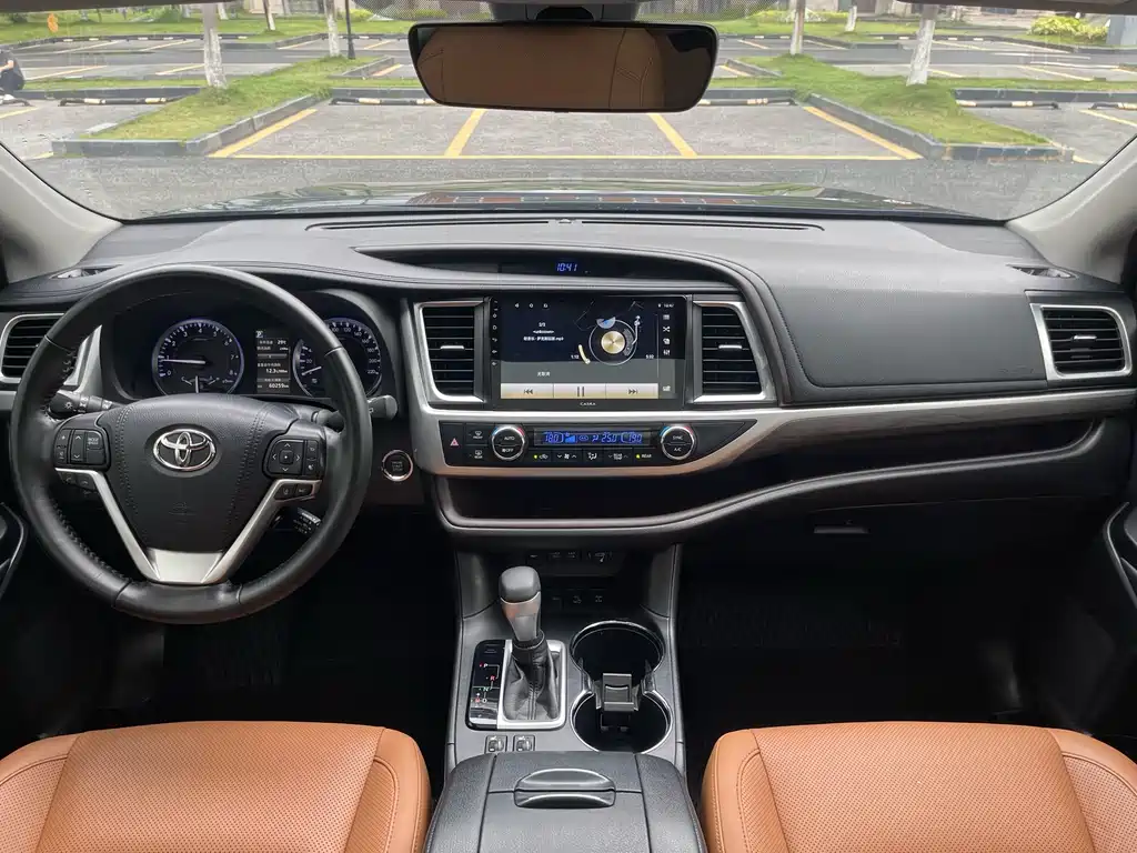 Toyota Highlander 2020 — фото 19