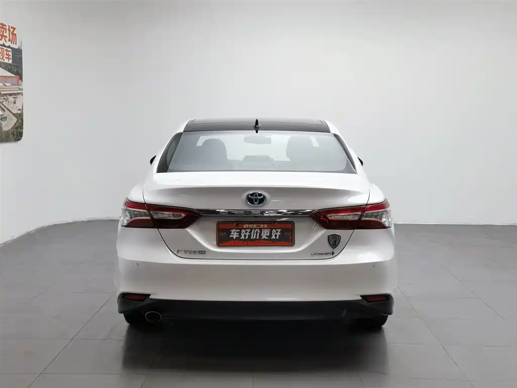 Toyota Camry 2021 — фото 4