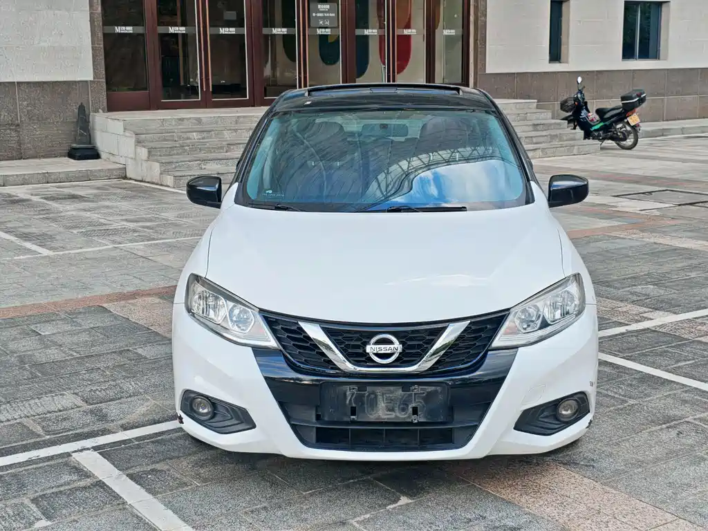 Nissan Tiida 2018 — фото 15