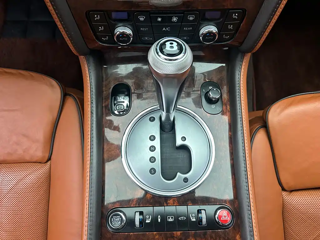 Bentley Flying Spur 2013 — фото 14