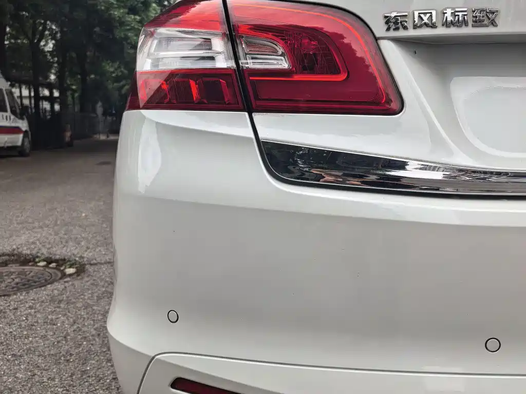 Peugeot 408 2015 — фото 19