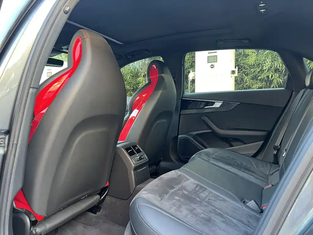 Audi A4L 2020
