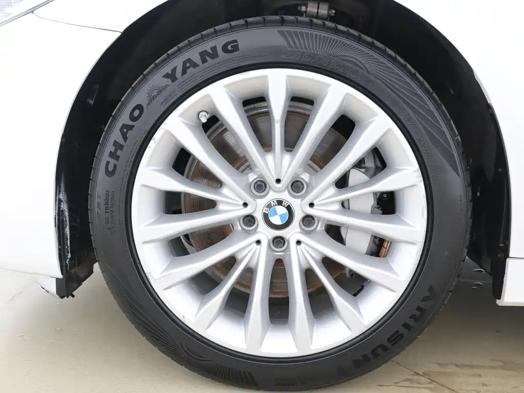 BMW 5 Series 2020 — фото 10