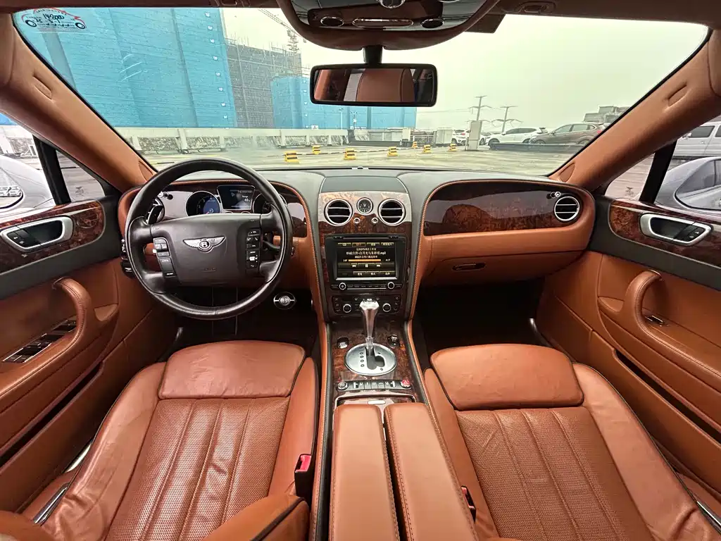 Bentley Flying Spur 2013 — фото 12