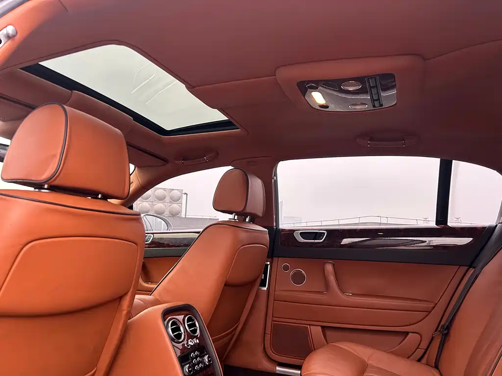 Bentley Flying Spur 2013 — фото 11