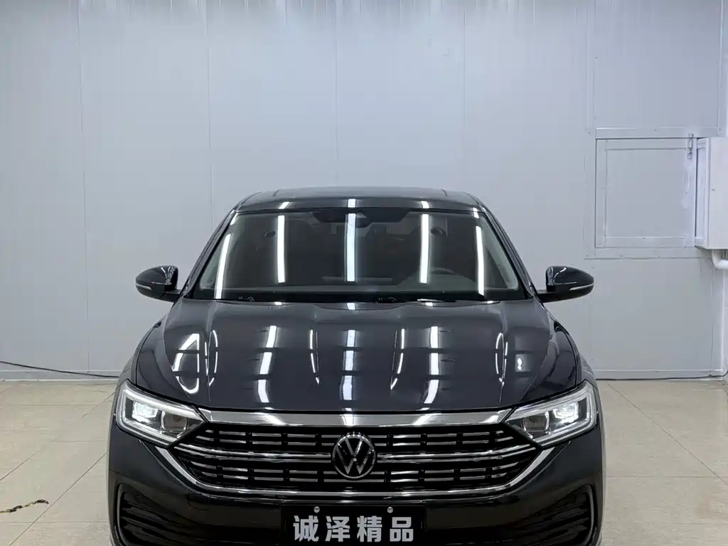Volkswagen Sagitar 2022