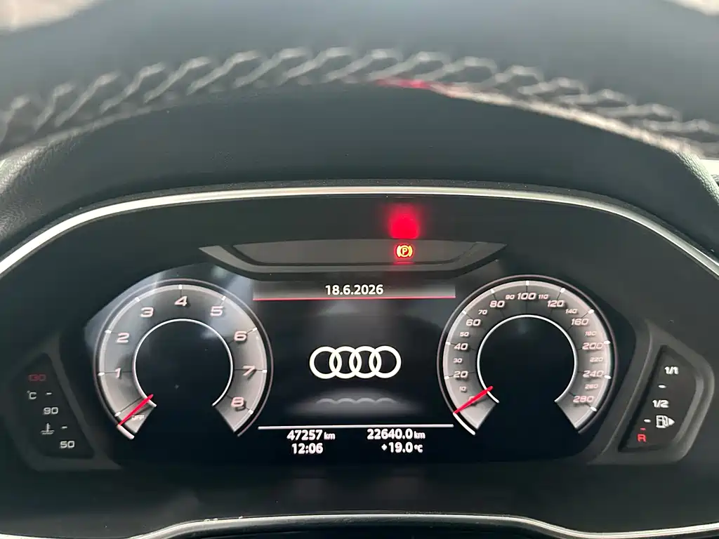 Audi Q3 2023 — фото 13